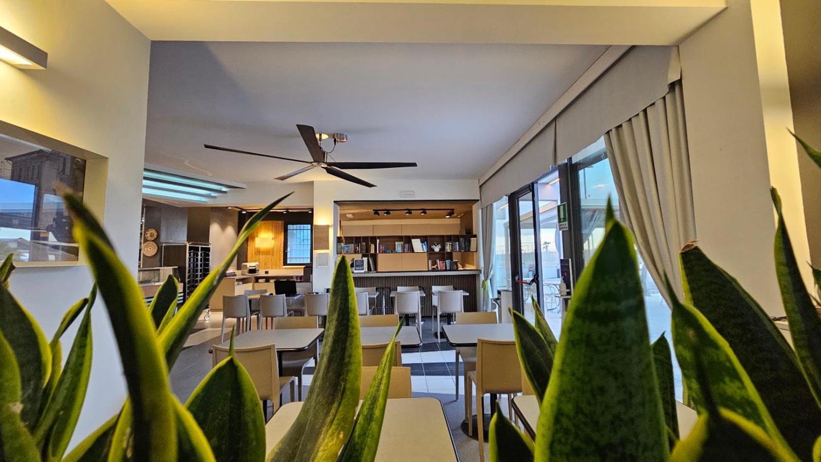 Hotel Caravel Марота Екстериор снимка